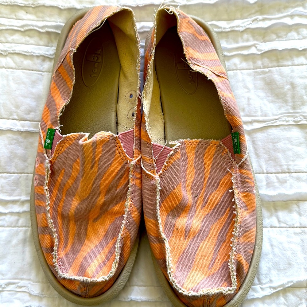 Sanuk women’s shoes Size 8